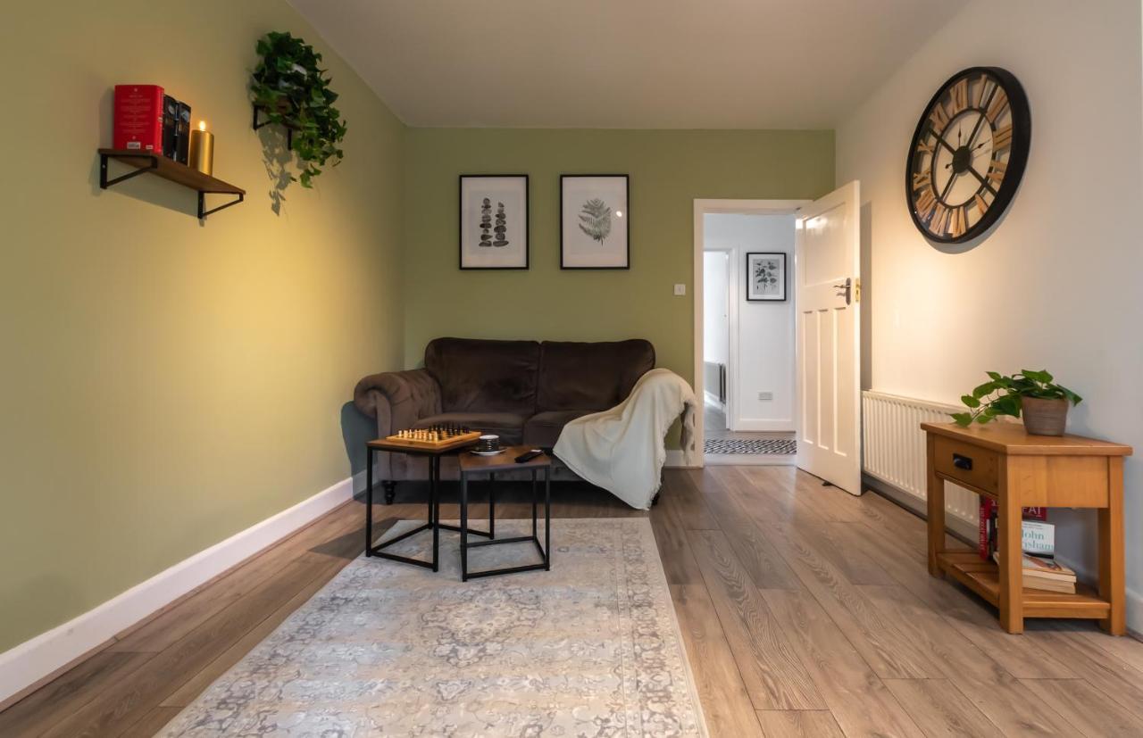 Accessible 3-Bedroom Bungalow With Patio +Driveway Southampton Exterior foto
